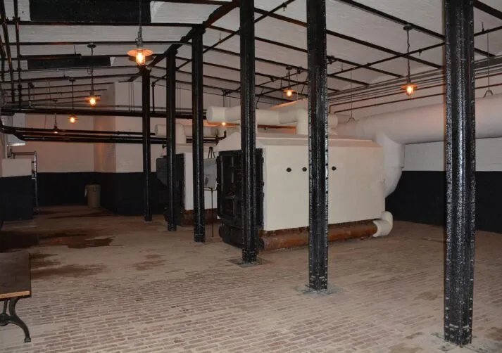 BeneathTheBreakersCarousel6