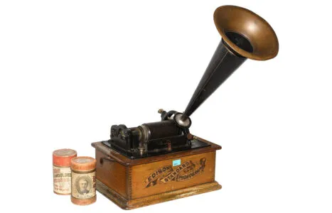 Lecture2_Standard-Home-Phonograph_T.A.-Edison,-c.-1900