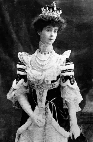 Image 5 Consuelo Vanderbilt coronation outfit