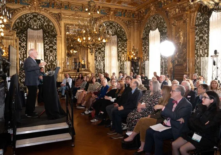 WhatMakesItAmericanCarousel6