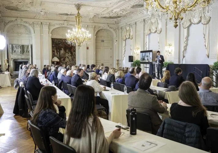 WhatMakesItAmericanCarousel8